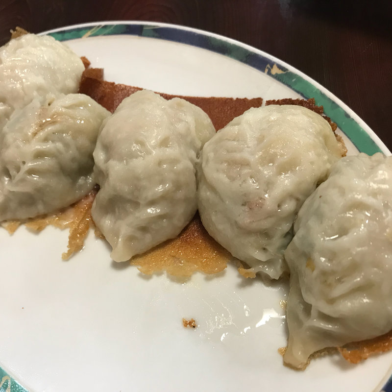 エビ入り焼餃子(中国家庭料理金春新館)