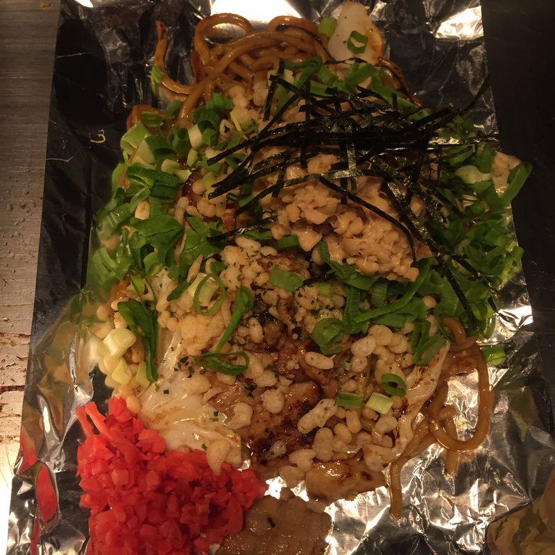 ひきわり納豆焼きそば   石垣の塩焼きそば （イカエビ入り）(88 （ぱちぱち）)