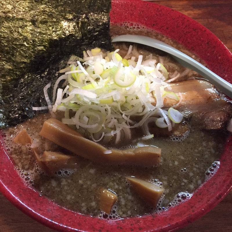 煮干しとんこつラーメン(成竜)