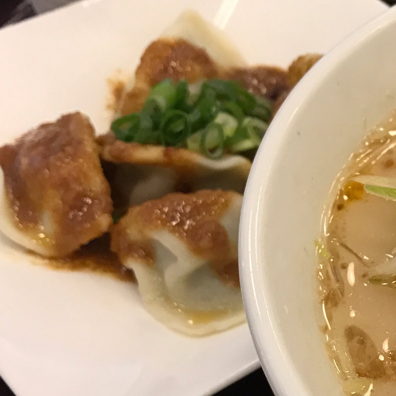 大山特製ごまダレ水餃子(富士山の国 らーめん たいざん EXPASA海老名上り店)