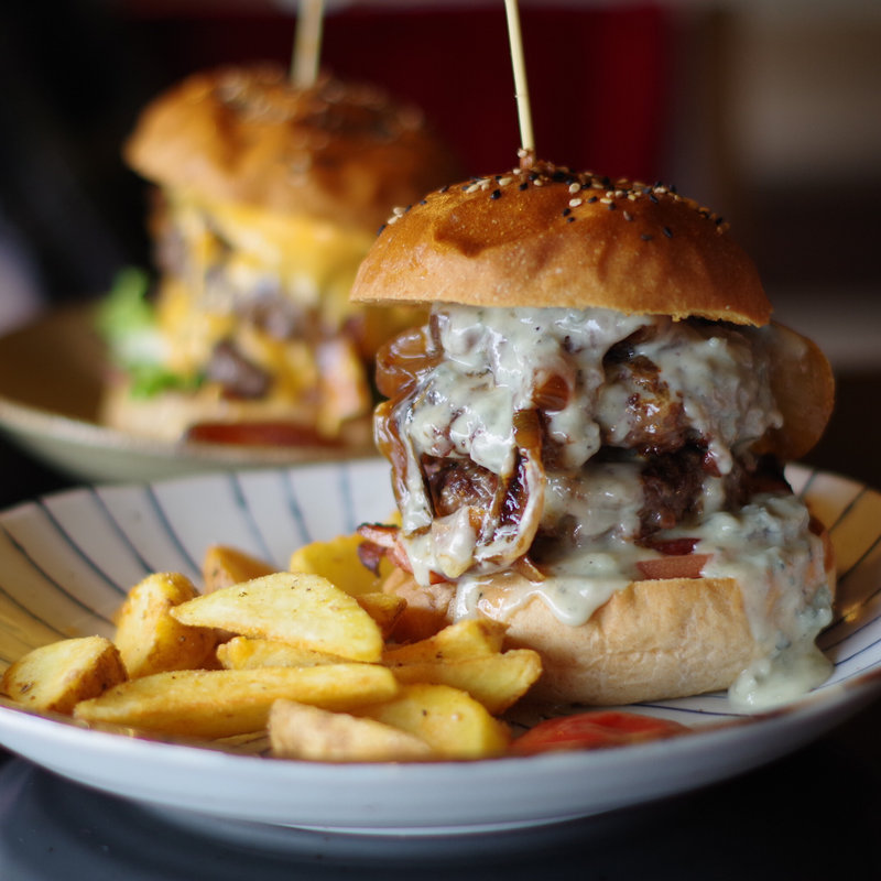 本日のおまかせバーガー ゴルゴンゾーラのハンバーガー(創作うまいもんや ばず)