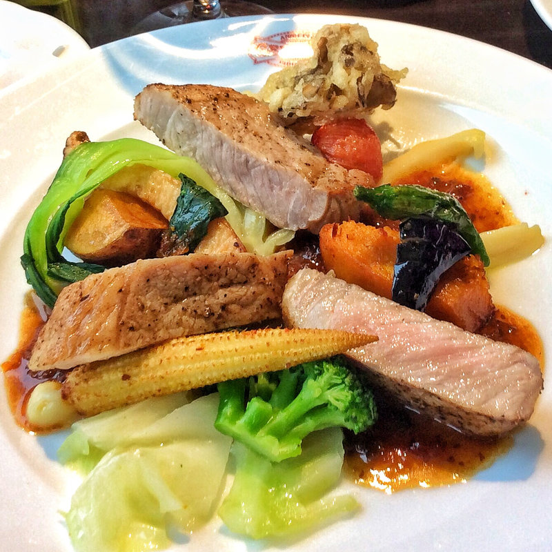 彩り野菜とマンガリッツァ豚のソテー(ジェルボー 東京本店 （GERBEAUD）)