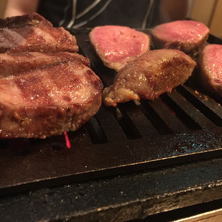 ぶ厚いタン(焼肉ここから 新橋店)
