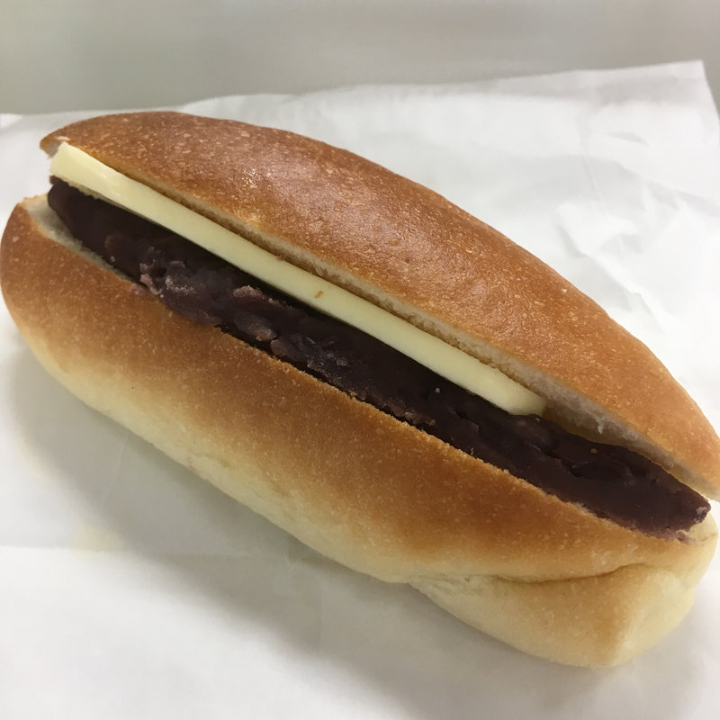 餡バターコッペ(パン・オ・トラディショネル （pain au traditionnel）)