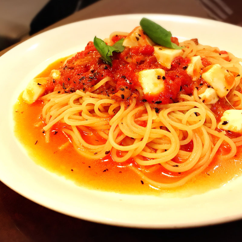 モッツァレラチーズとトマト(KURA 中目黒店 （クラ）)