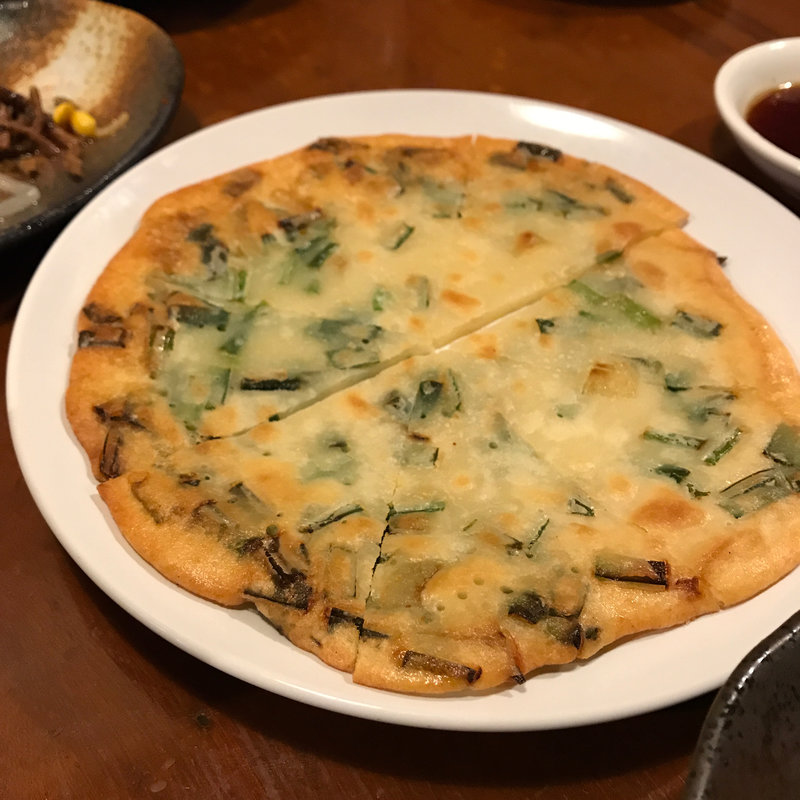 ニラチヂミ(おむにまっ)