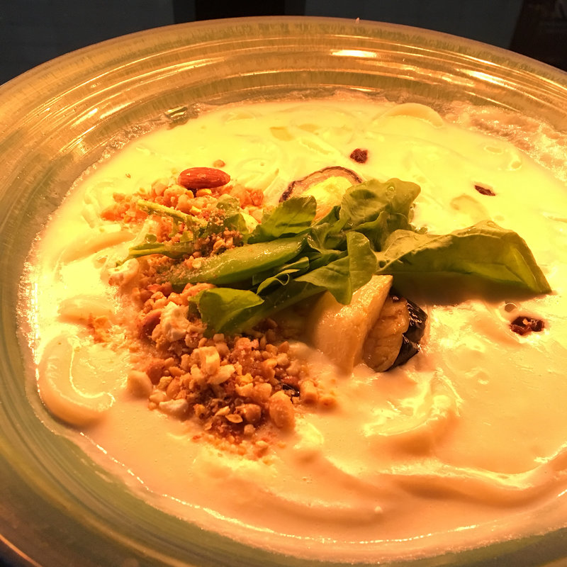 たっぷり秋野菜、ナッツのチーズのおうどん(つるとんたん UDON NOODLE Brasserie銀座)