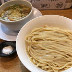 北海道産小麦「春よ恋」3種MIX麺のつけ麺(中華そば桐麺)