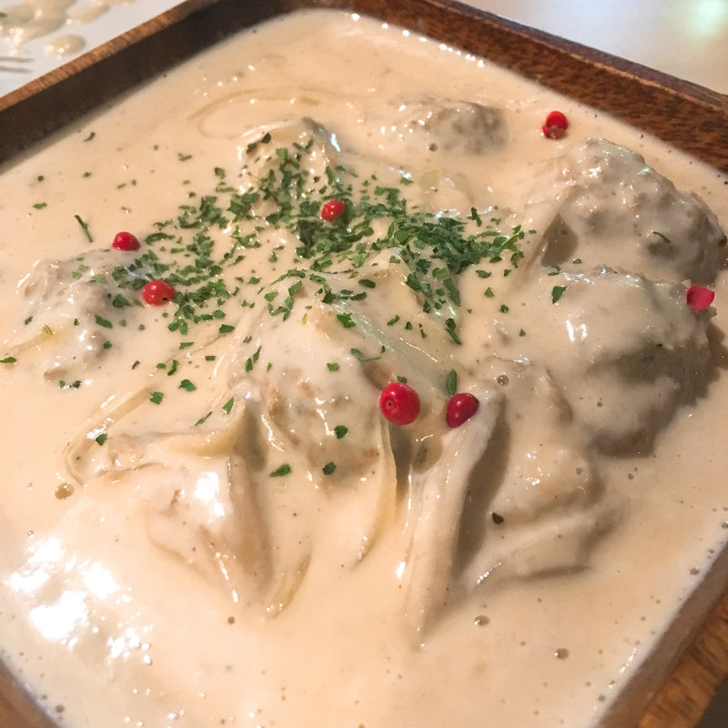 自家製ラム団子のクリーム煮(神田かみなり グリル)