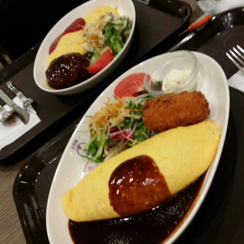かにクリームコロッケ付きオムライス(洋食や 三代目たいめいけん ダイバーシティー東京プラザ店 )