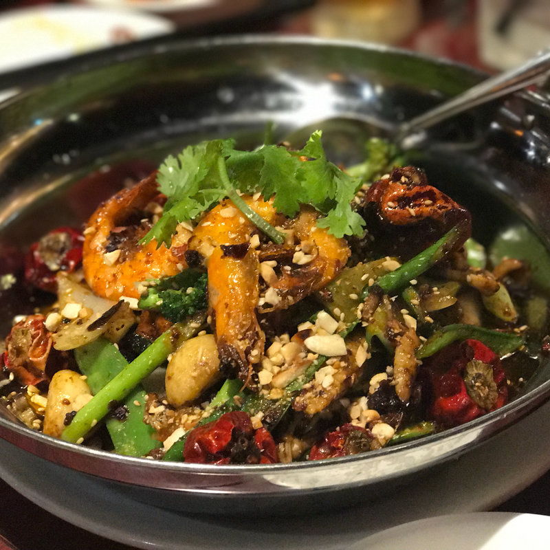 夏菜心と牛肉、エビとピリカラ炒め(本格中華料理 陳家私菜 渋谷店)