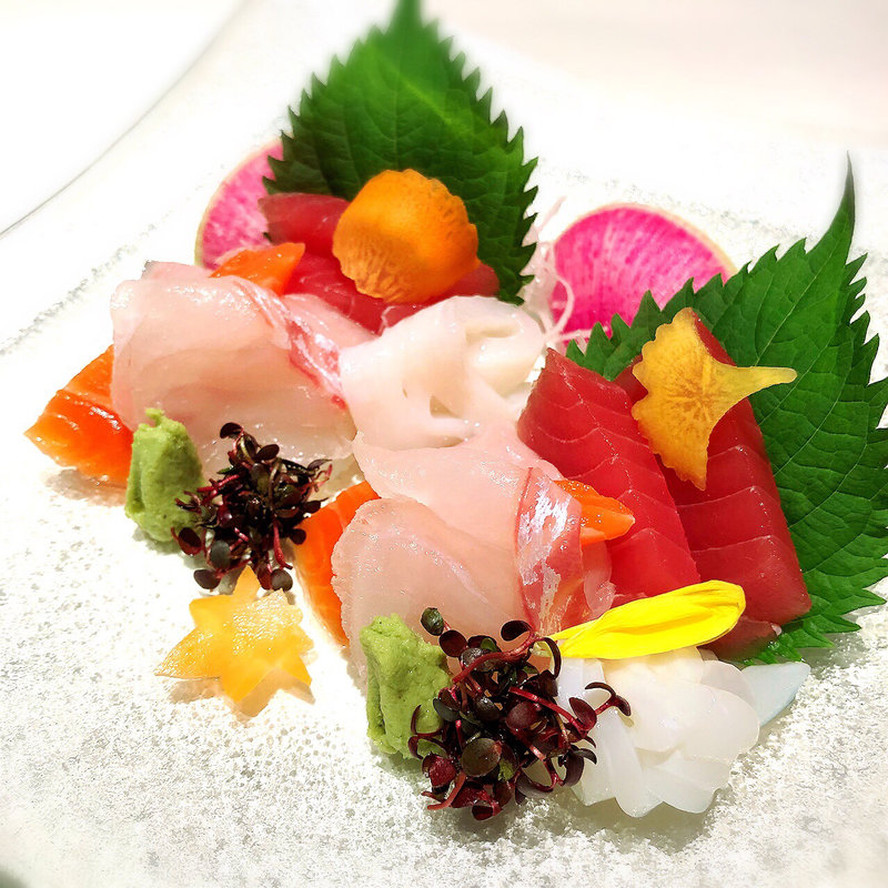 刺身盛り合わせ(24 （トゥエンティフォー）)