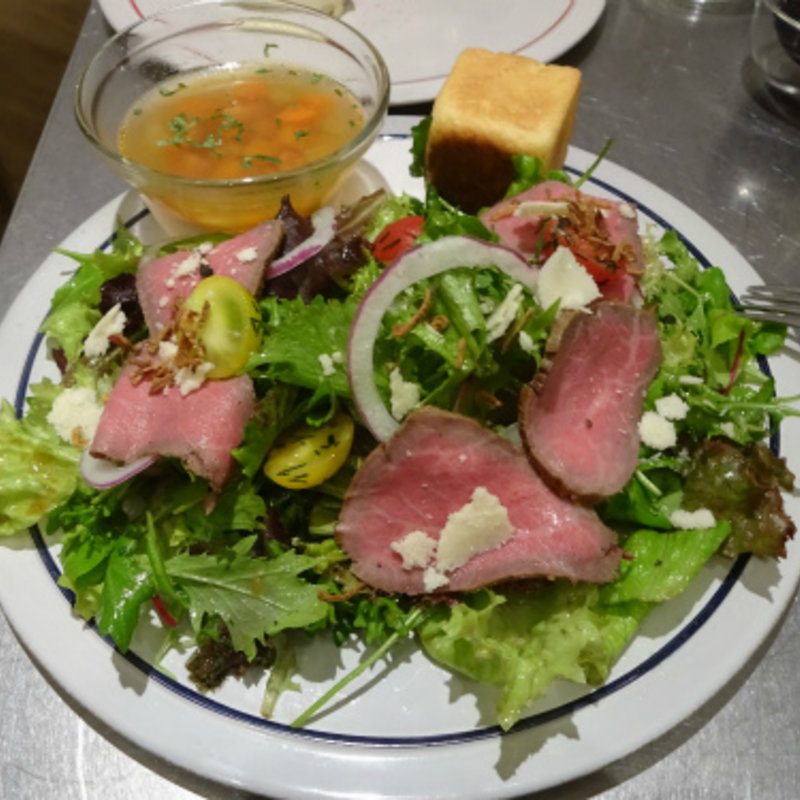 ハーブ牛のローストビーフサラダ(Lounge1908 cafe)