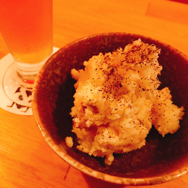 いぶりがっことクリームチーズのポテサラ(アンドビール)