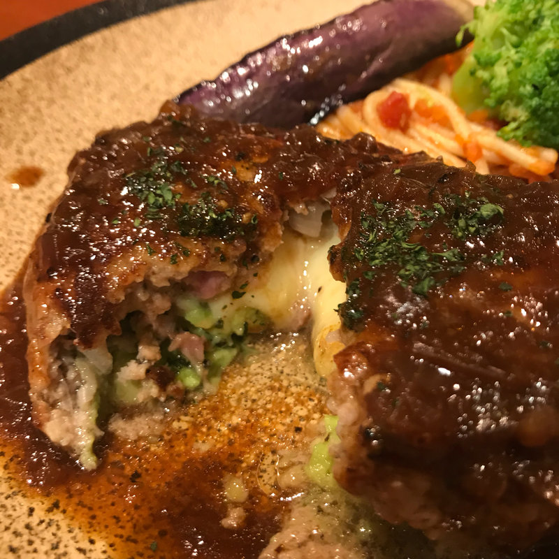 アボガドチーズハンバーグ(山本のハンバーグ 赤坂見附 （【旧店名】俺のハンバーグ山本）)