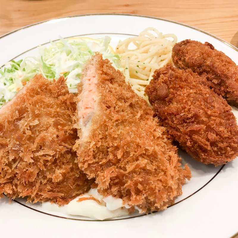 鮭フライ&カキフライ(キッチンジローペディ汐留店)