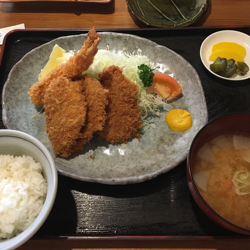 ミックスフライ定食(かま屋)