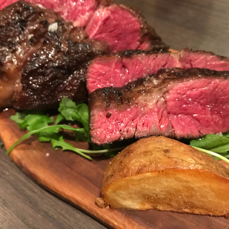 熟成短角牛の炭火焼き