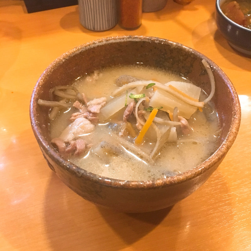 豚汁(串しん坊)