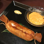 オマール海老と魚のムース キャンディ見立てアメリケーヌソース