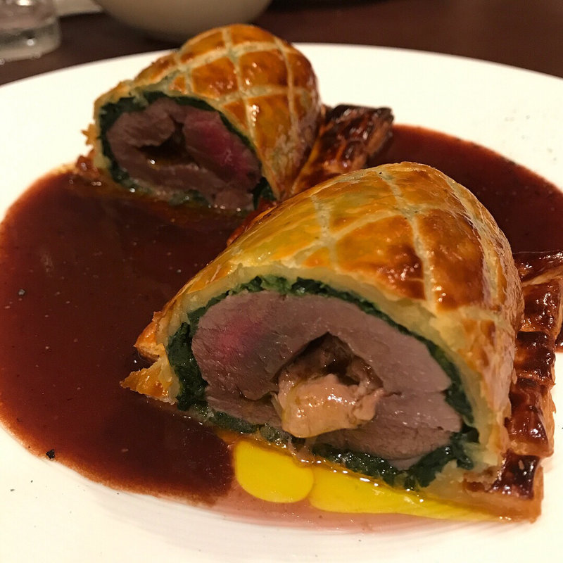 エゾ鹿のパイ包み焼き(俺のフレンチ KAGURAZAKA)