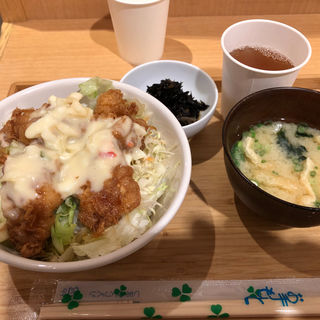 チキン南蛮丼(阪急福岡店内のフードコート)