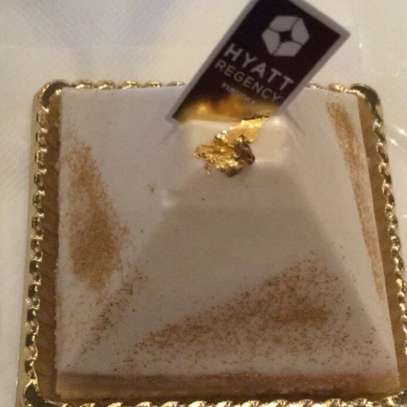 ピラミッド(ル・カフェ)