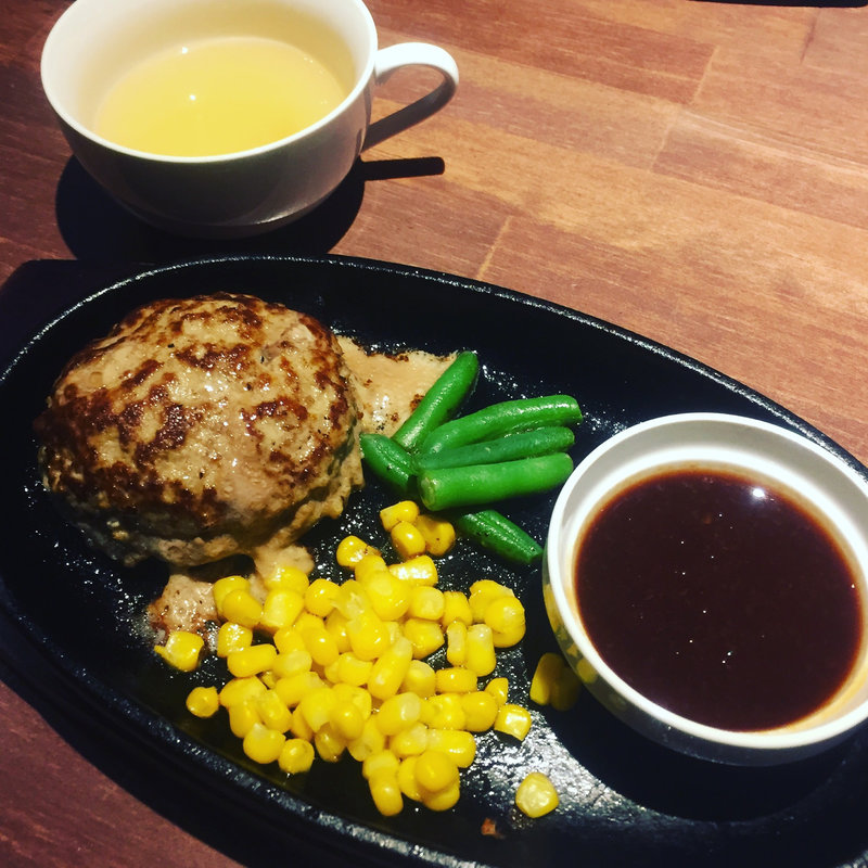 ハンバーグ200g(クリッター マウンテン （Critter Mountain）)