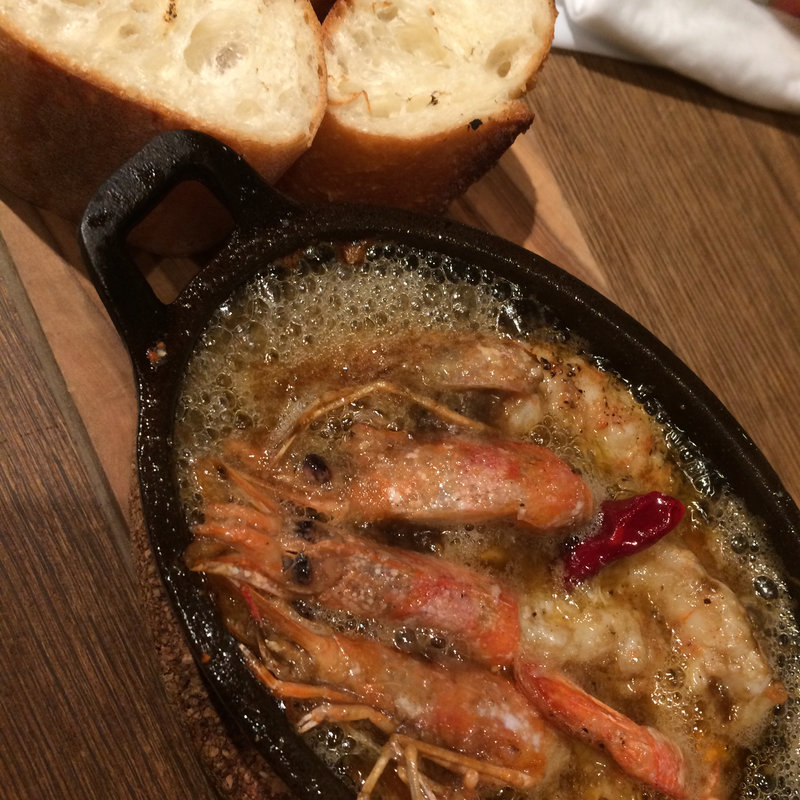 アルゼンチン 甘海老のアヒージョ(ハナサキ ブッチャーズ ストア)