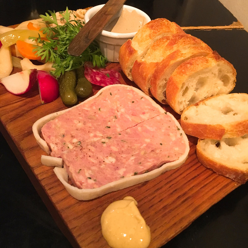 シャルキュトリー盛り合わせ(sakaba trois・日仏食堂 トロワ)