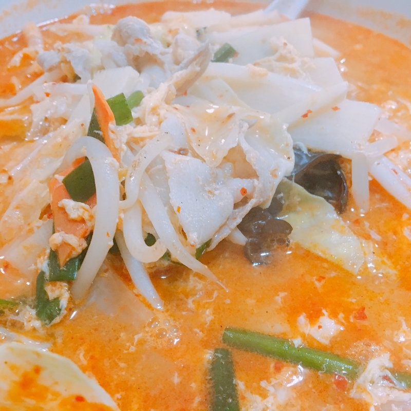 四川風麺(華龍飯店 （カリュウハンテン）)