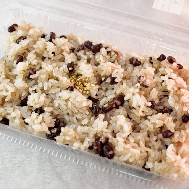 赤飯(津の山まんじゅう )