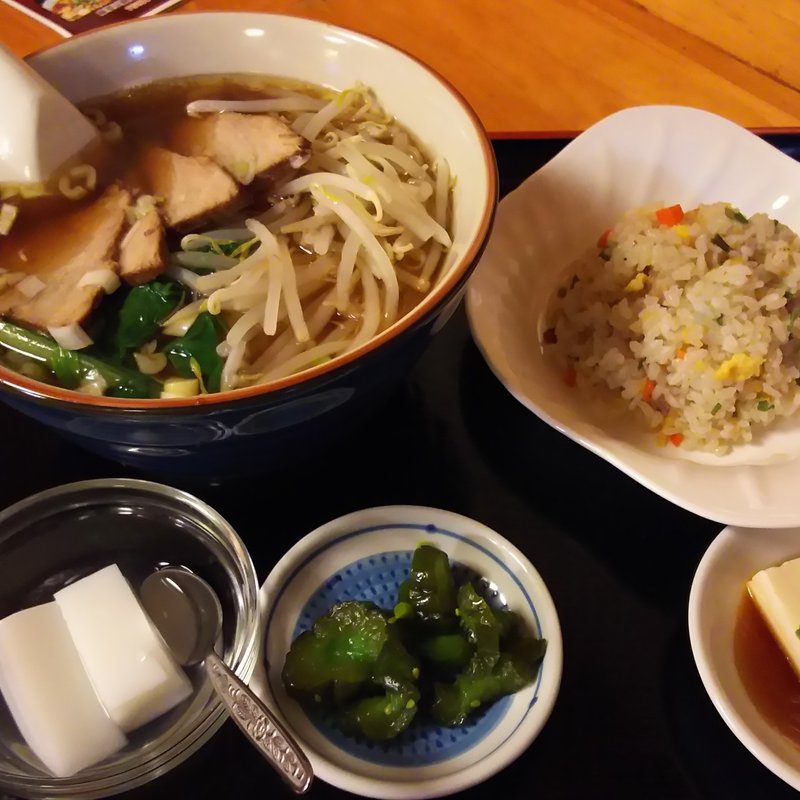 チャーシューメン＋半チャーハン(金麟)