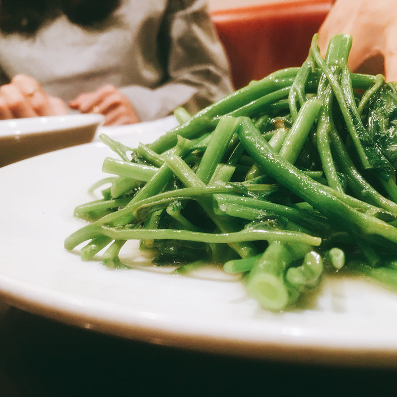 空芯菜のニンニク炒め(香港ロジ 原宿店)