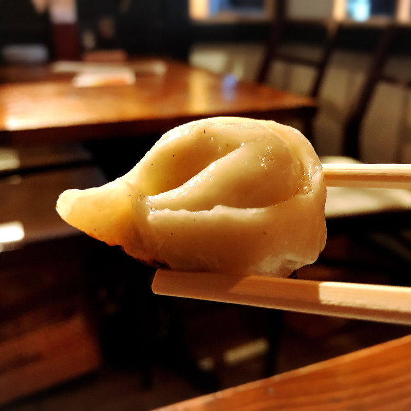 白の餃子(宮崎焼酎酒場ひなた)