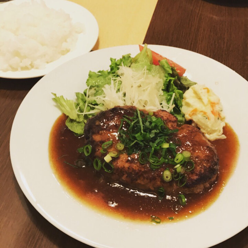 伝説のハンバーグ（和風ソース）(ルビーノ)