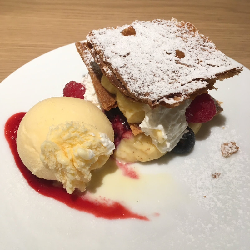 出来立てミルフィーユ(La Soeul AUX BACCHANALES 天神店)