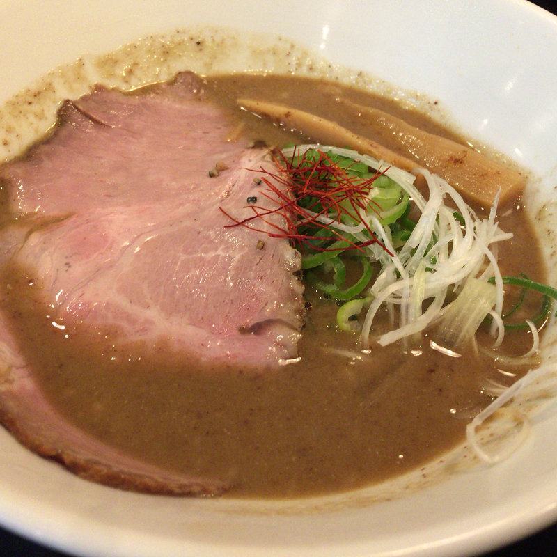 魚介鶏白湯醤油ラーメン(らーめん　ぎん流　本店)