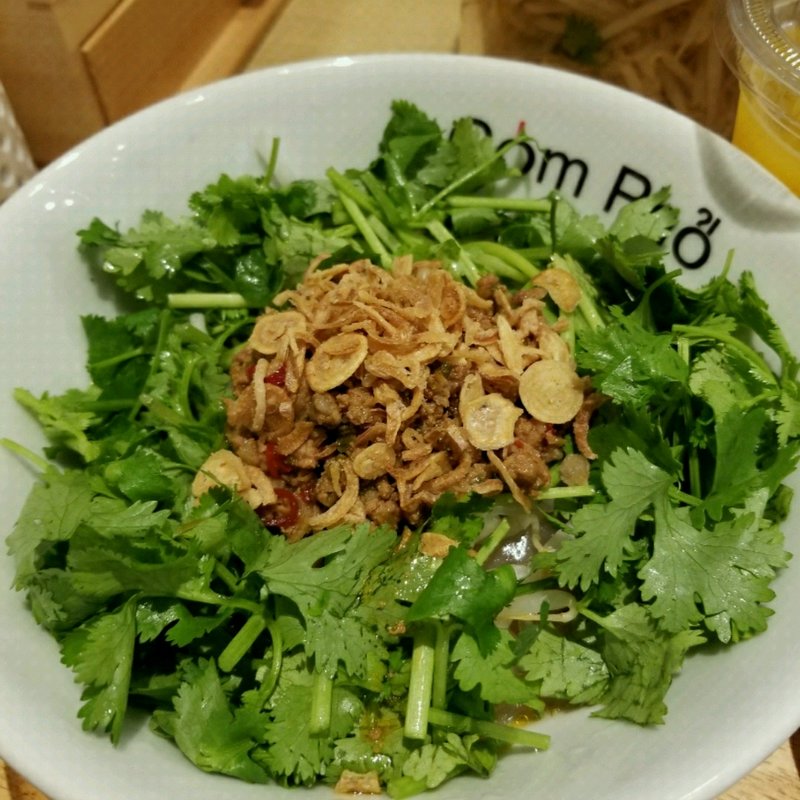 パクチー混ぜフォー(コムフォー丸の内オアゾ店)