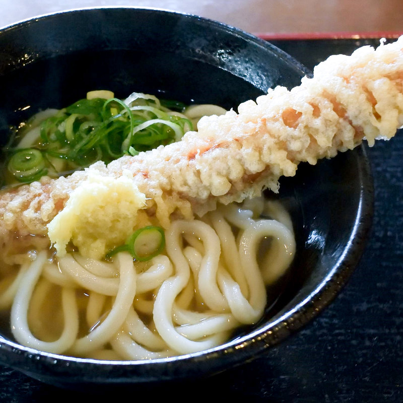 かけうどん＋ちくわ天(セルフうどんかめや)