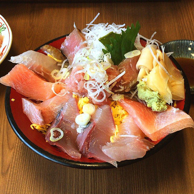 特盛てんこ丼(日替り)(魚がし食堂 )