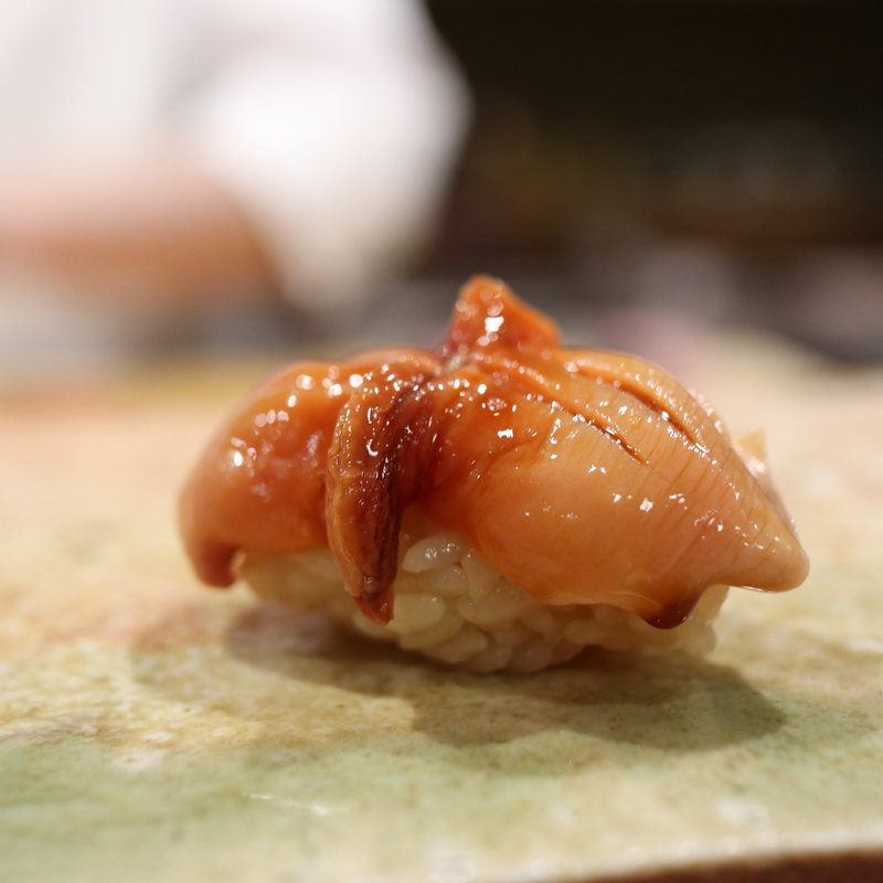 赤貝の握り(東麻布 天本)