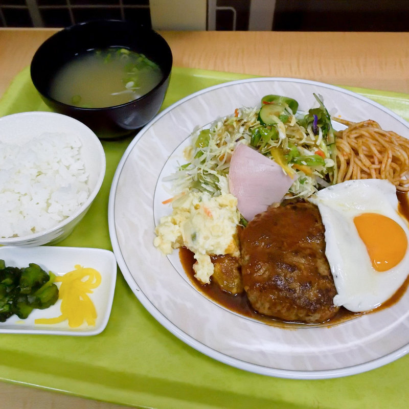 ハンバーグ定食