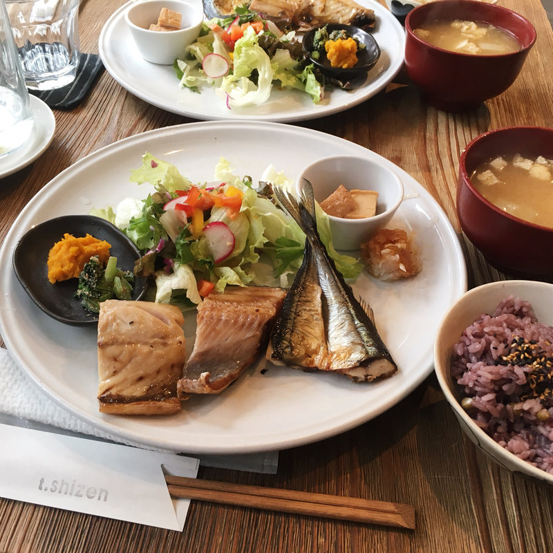 焼き魚三種盛定食(さば・さんま・ほっけ)(シゼン )