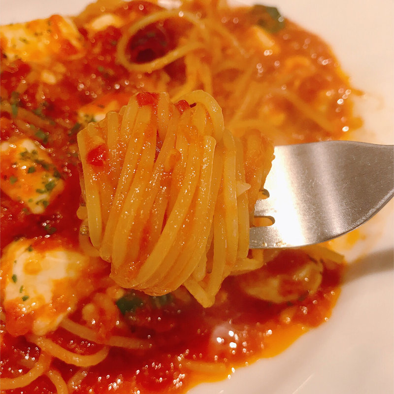 バジルとモッツァレラのパスタ(炉端×イタリアン アルベロ)