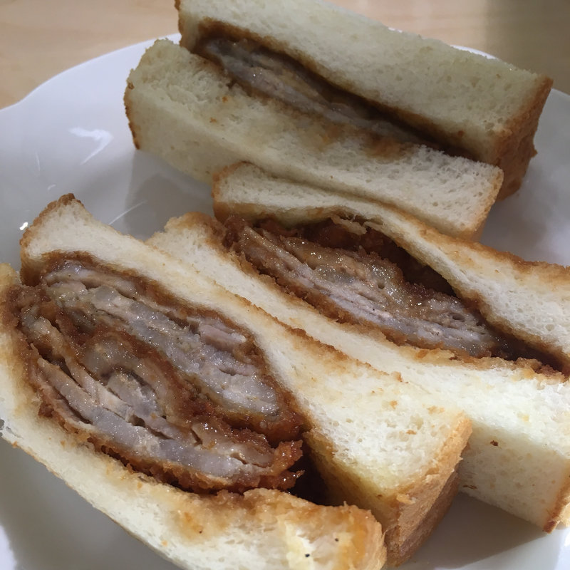 ひこま豚カツサンド(カフェ アキラ)