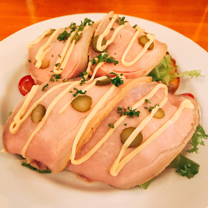 ローストポークのタルティーヌ(プレ ド ショウイン)