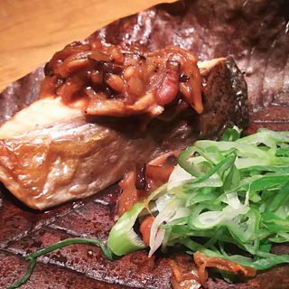 鮭と茸の朴葉味噌焼き(和食 えん 汐留店 （わしょく えん）)