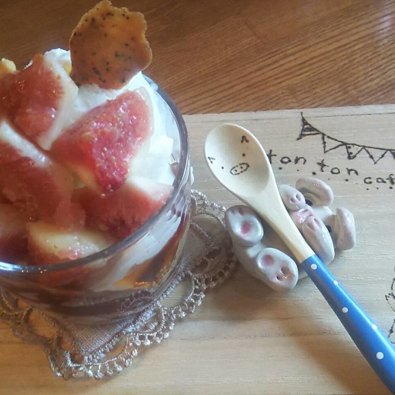 紅茶といちじくのパフェ(トントンカフェ)
