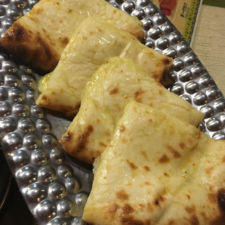 チーズナン(ムガルパレス ２号店 （MUGAL　PALASE）)